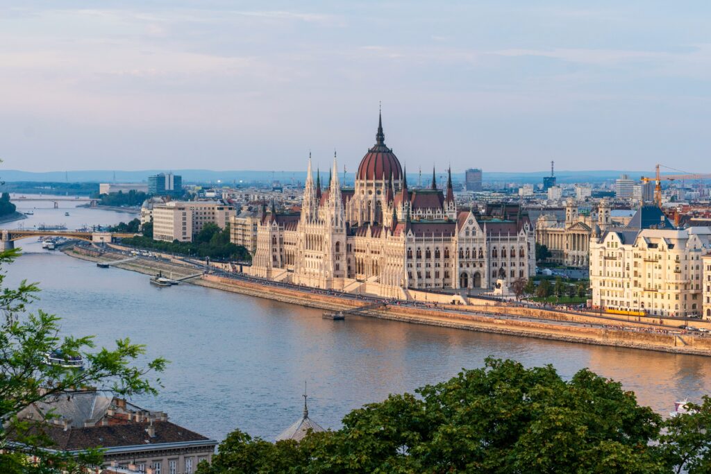 Fast Internet in Hungary for Expats