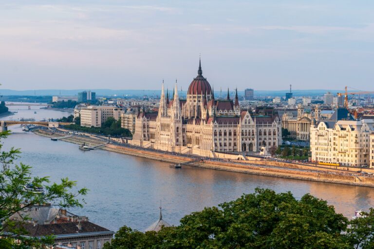 Fast Internet in Hungary for Expats